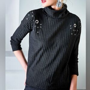 Milan Kiss  Anthracite Ribbed Grommet Turtleneck Sweater sz Sm